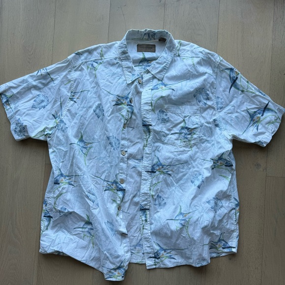 Men’s Clearwater Fish Button-Down Shirt - Picture 1 of 3
